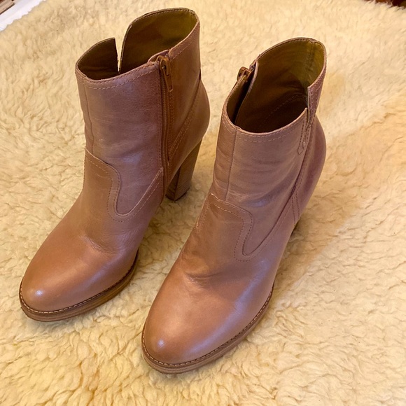 Lucky Brand Heeled Pumps Macaroon Tan Leather Women’s size 9 EUC with box - Picture 2 of 13